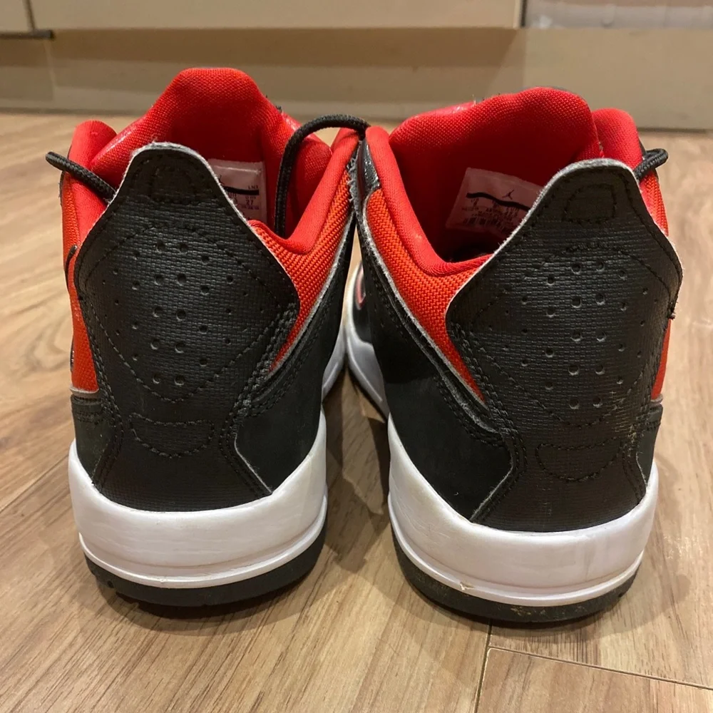 Air Jordan Courtside 23 Basketball Gym Red Black White Size 8 - Picture 2 of 12